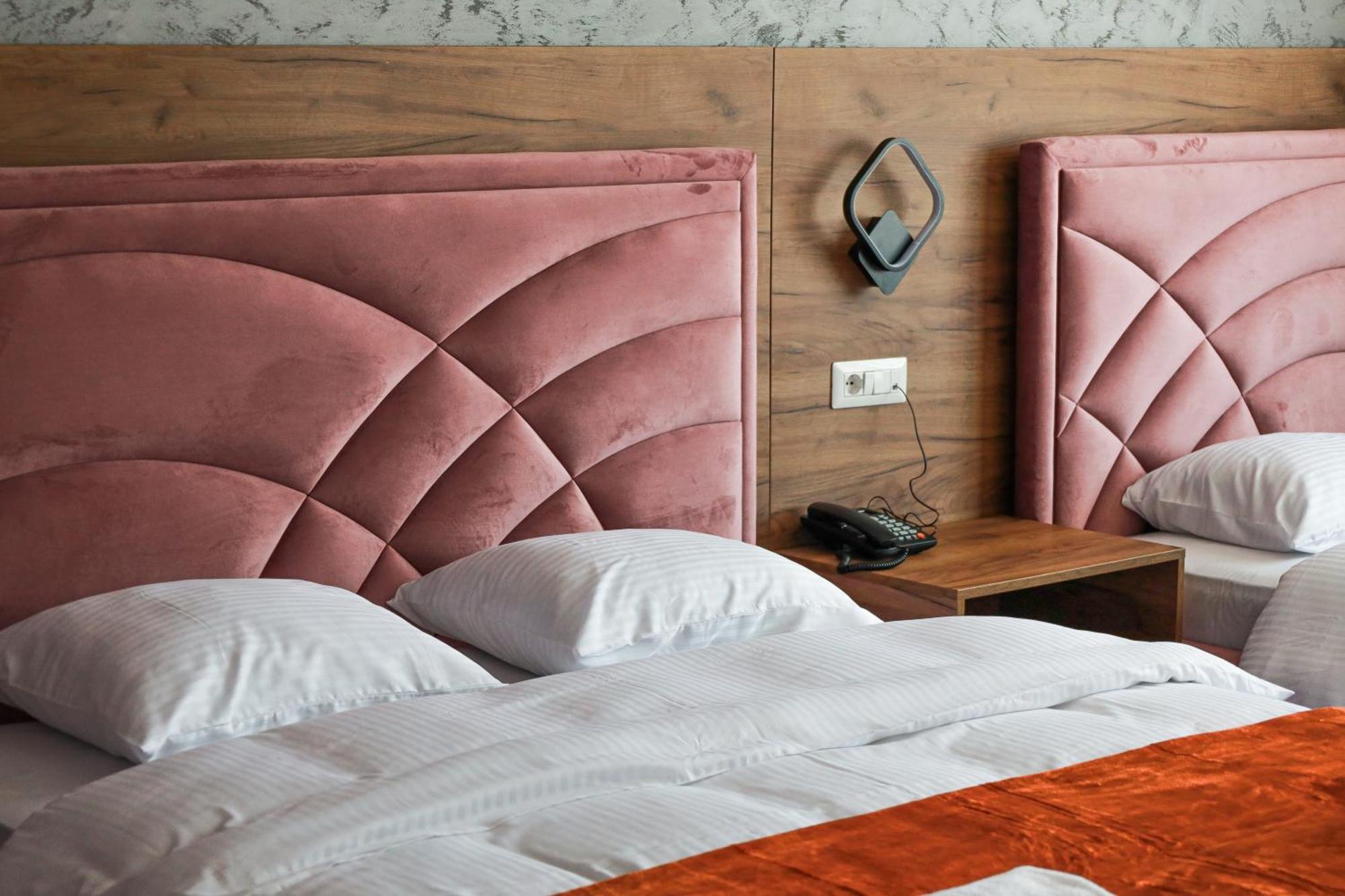 Nafron Hotel Prizren Ngoại thất bức ảnh