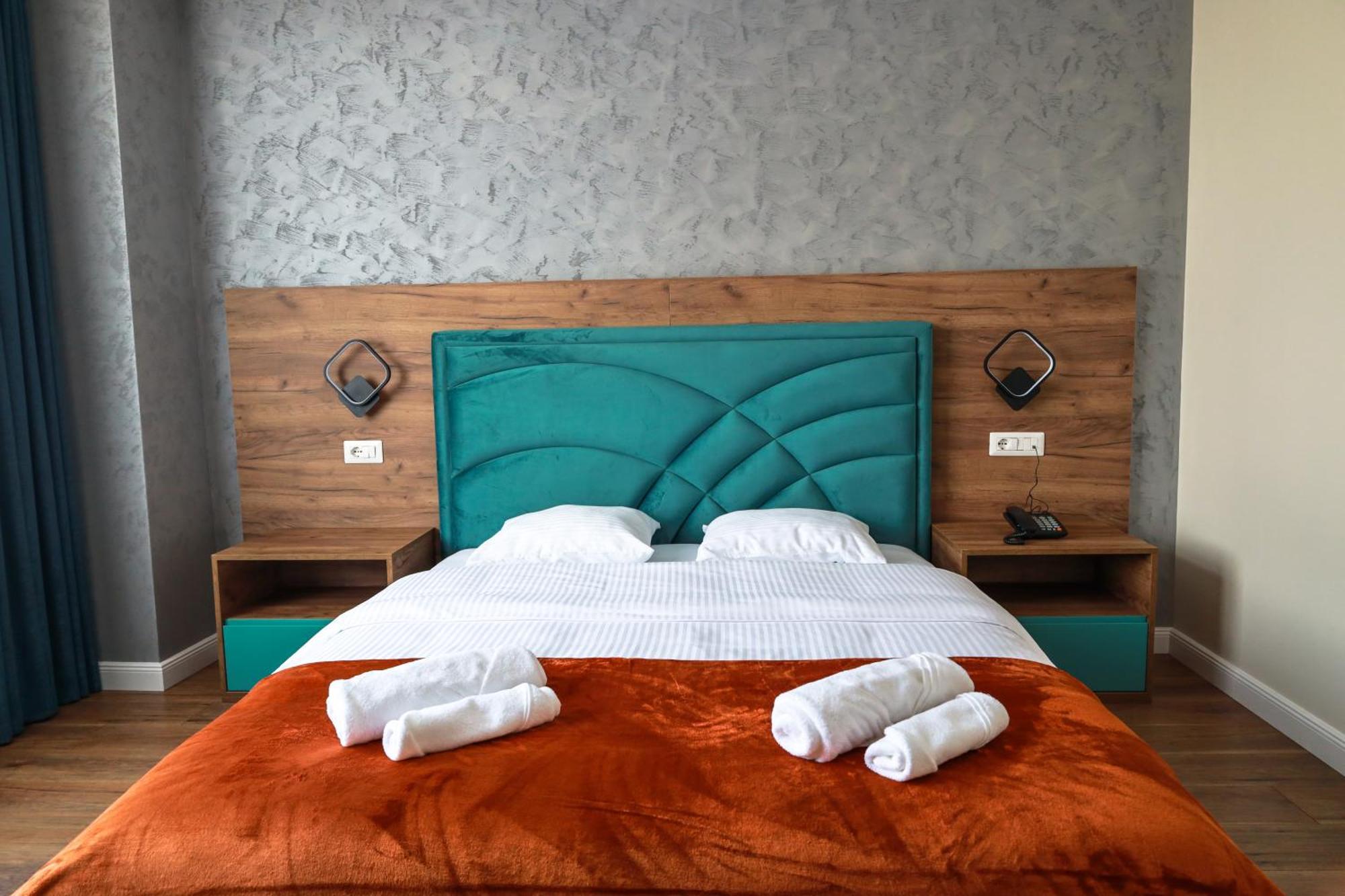 Nafron Hotel Prizren Ngoại thất bức ảnh