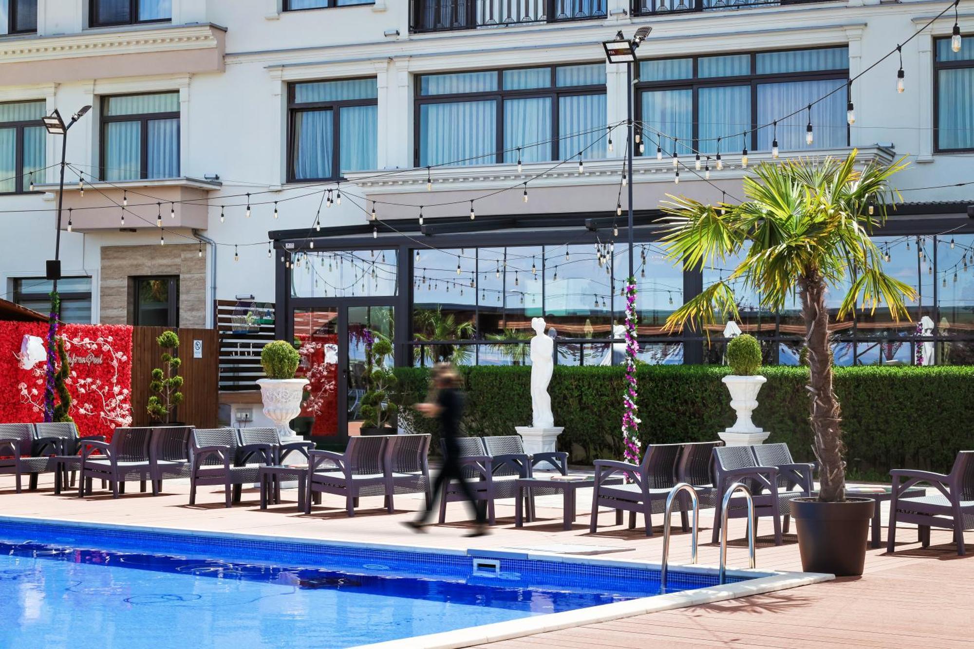 Nafron Hotel Prizren Ngoại thất bức ảnh
