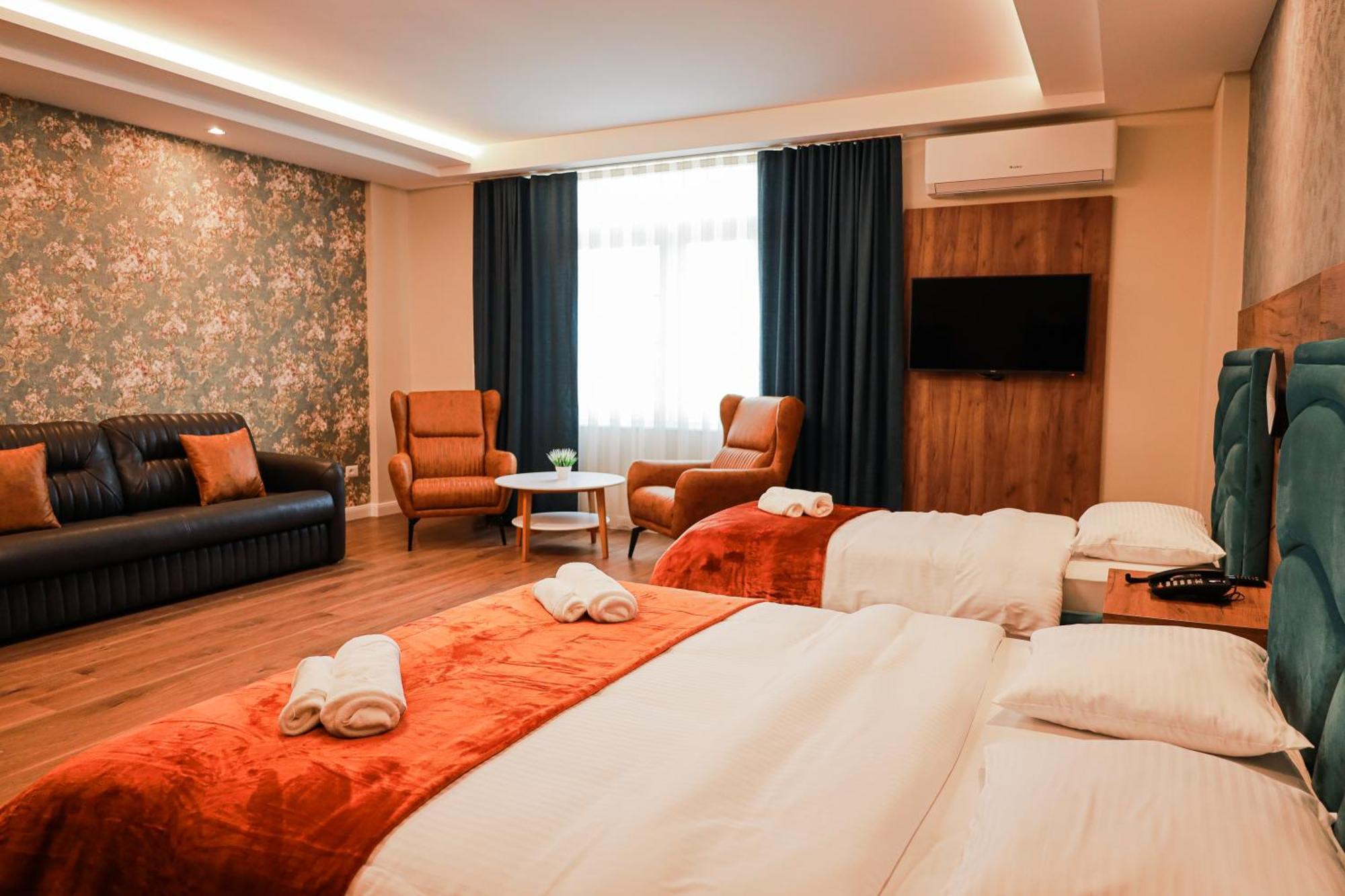Nafron Hotel Prizren Ngoại thất bức ảnh