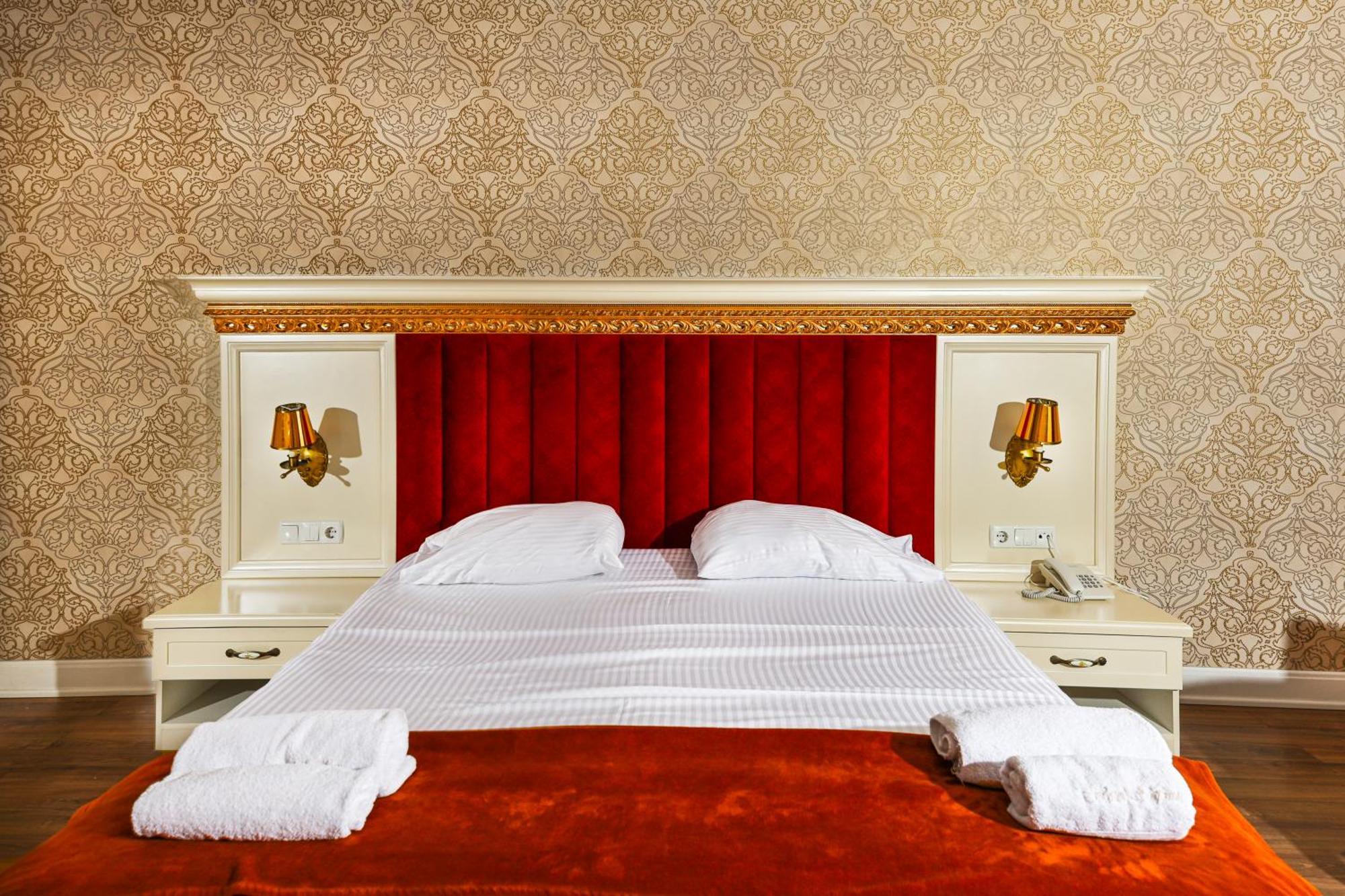 Nafron Hotel Prizren Ngoại thất bức ảnh